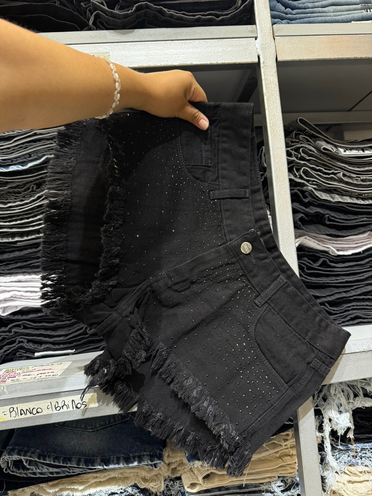 74ec9aa7-8281-4cc0-b796-98fa28a18d38 DULCE short con brillo - Imagen 1