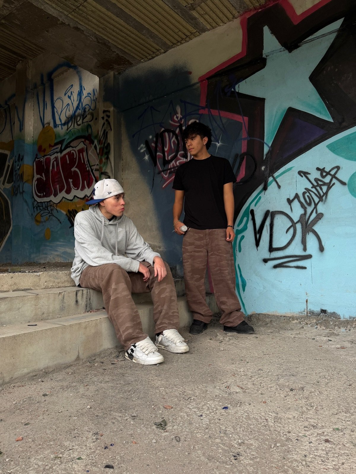 a32d0e74-b2e8-4d81-a822-356d4830de07 BRUNO baggy estampado laser - Imagen 1