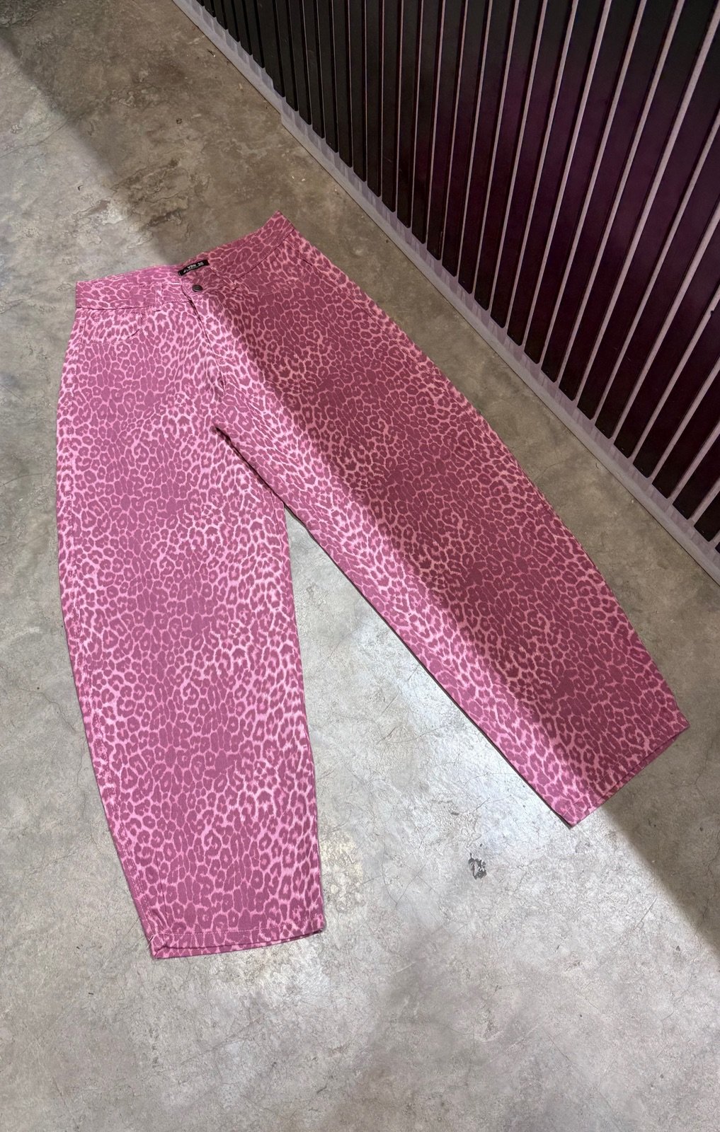ae4234b2-2c6a-4af6-99a8-7db004d37b77 BLACKPINK baggy - Imagen 1